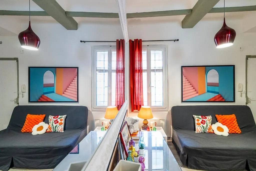 Aparthotel Appartement Artistique Pour 4 Au Coeur Du Panier Marseille France
