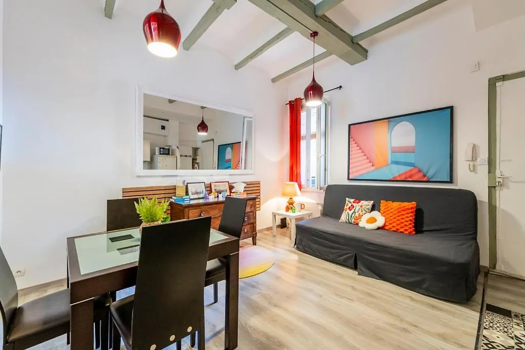 Appartement Artistique Pour 4 Au Coeur Du Panier Marseille Aparthotel